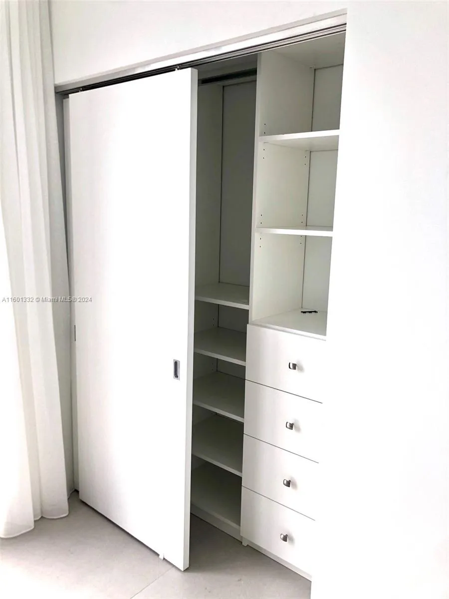 16385 Biscayne Blvd #2421 North Miami Beach, FL 33160