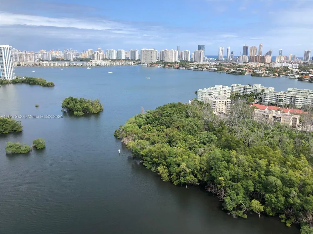 16385 Biscayne Blvd #2421 North Miami Beach, FL 33160