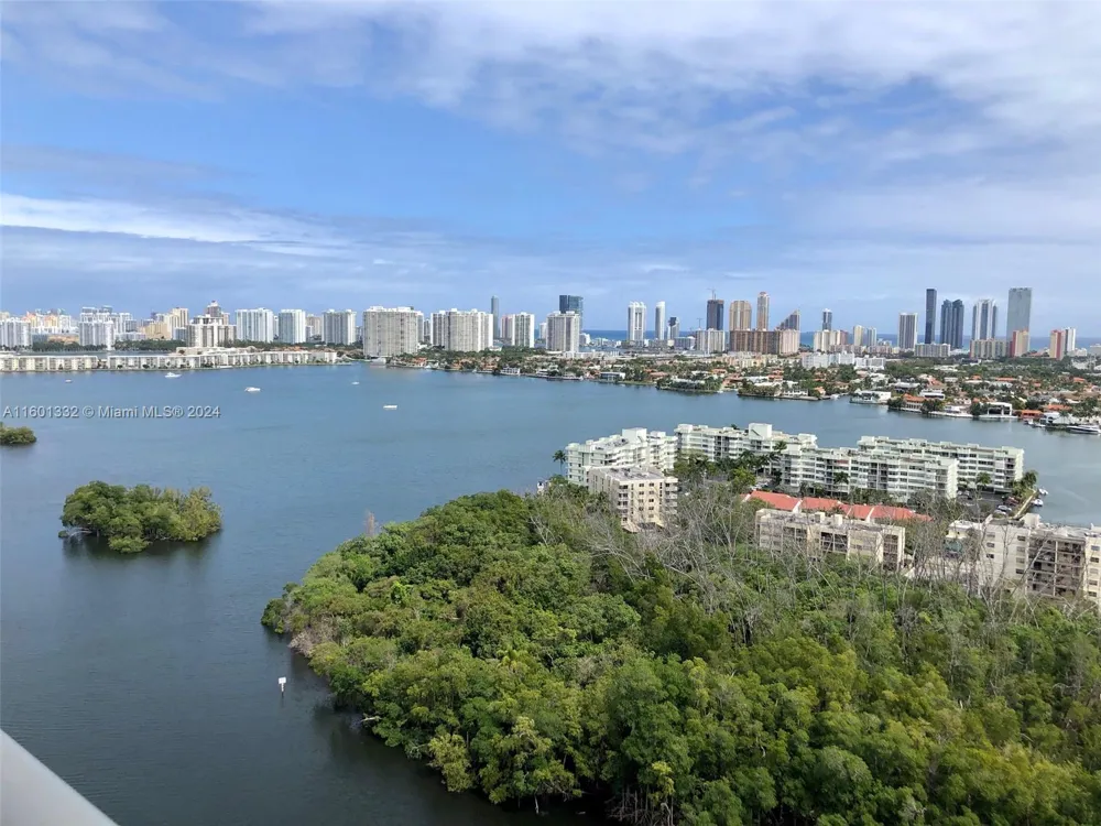 16385 Biscayne Blvd #2421 North Miami Beach, FL 33160
