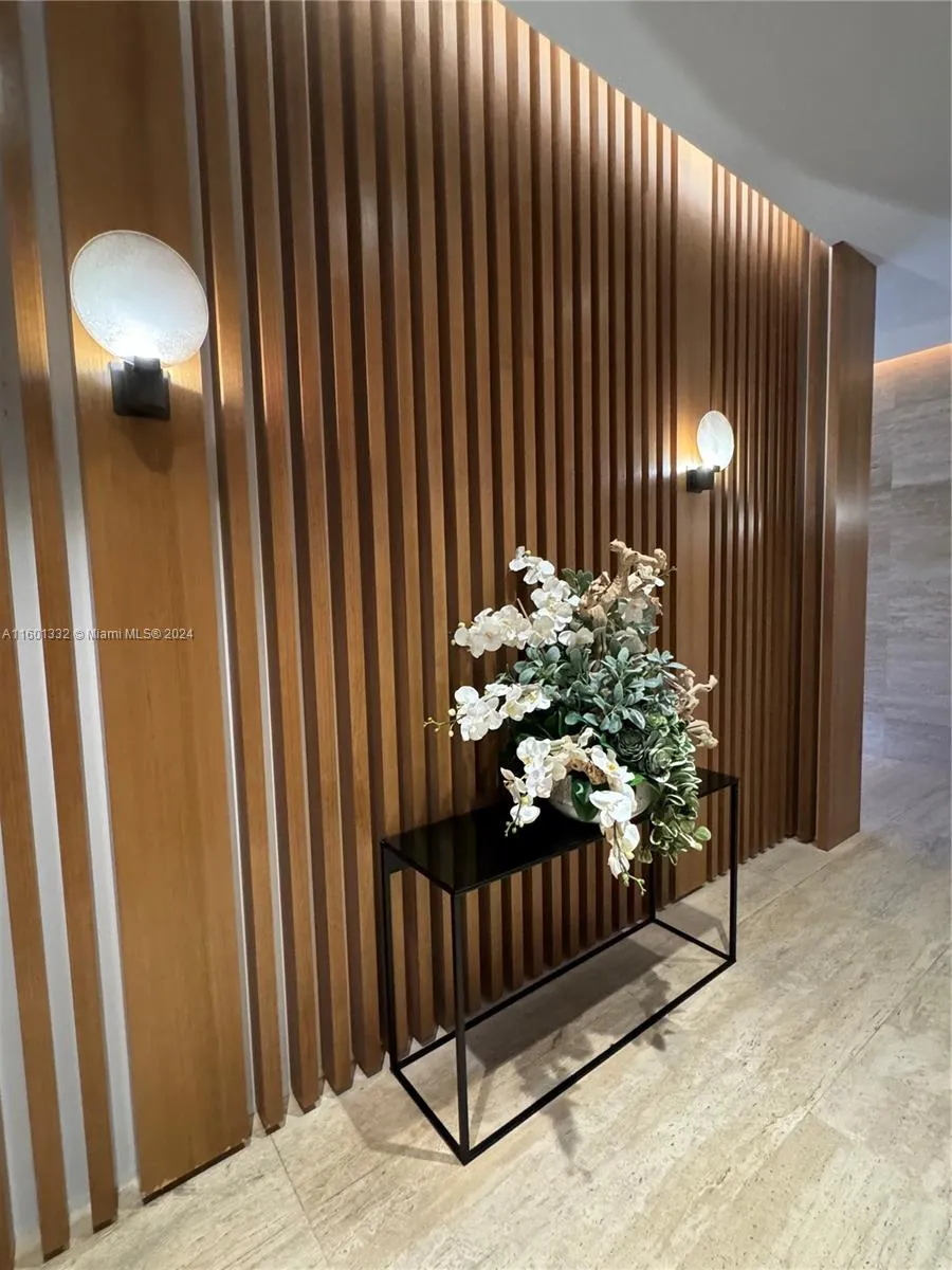 16385 Biscayne Blvd #2421 North Miami Beach, FL 33160