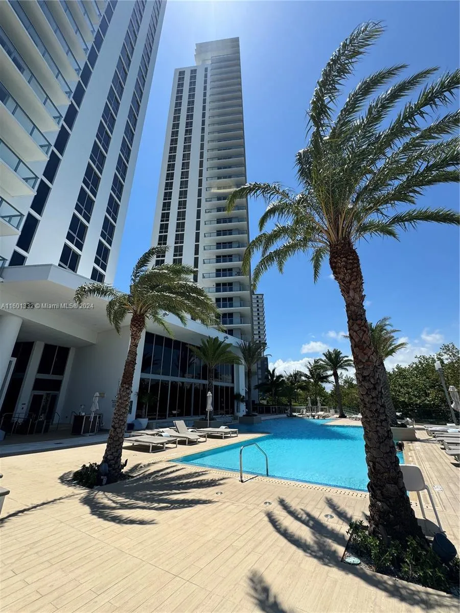 16385 Biscayne Blvd #2421 North Miami Beach, FL 33160