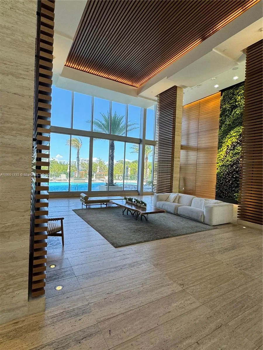 16385 Biscayne Blvd #2421 North Miami Beach, FL 33160