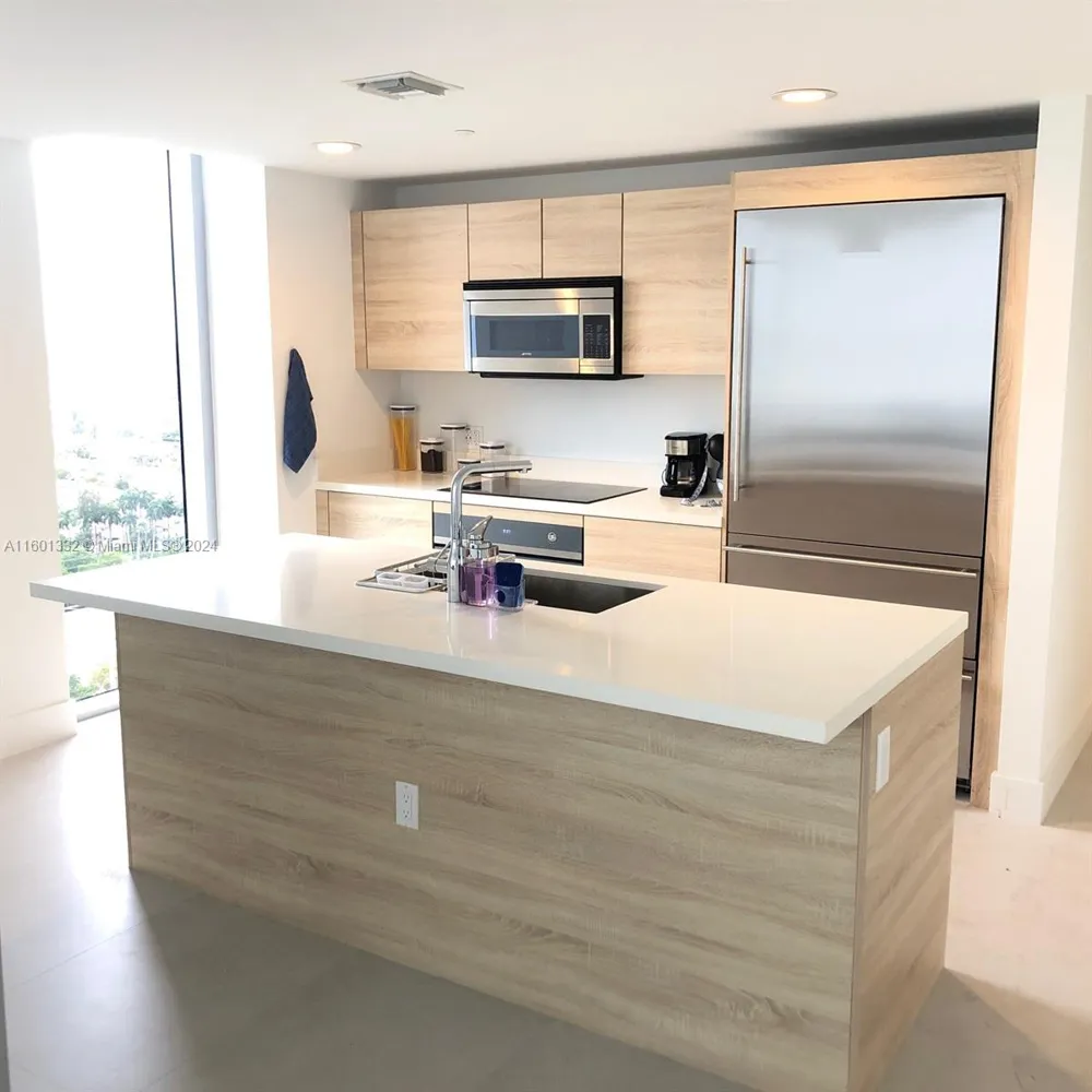 16385 Biscayne Blvd #2421 North Miami Beach, FL 33160