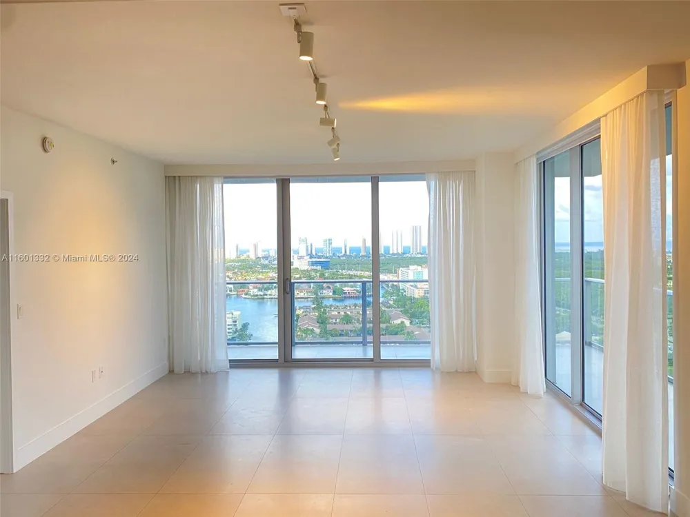 16385 Biscayne Blvd #2421 North Miami Beach, FL 33160