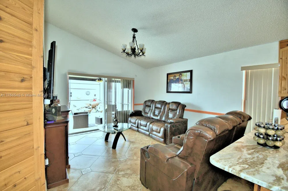 260 CHESHIRE WAY Davenport, FL 33897