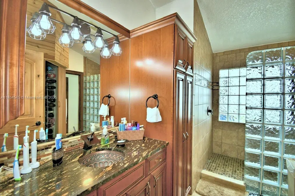 260 CHESHIRE WAY Davenport, FL 33897