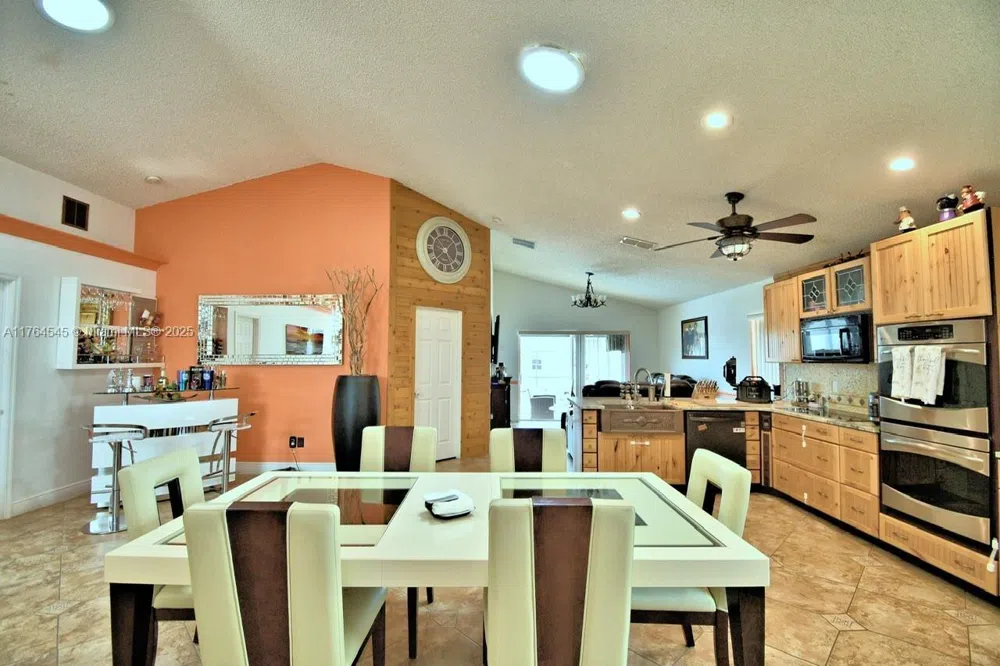 260 CHESHIRE WAY Davenport, FL 33897