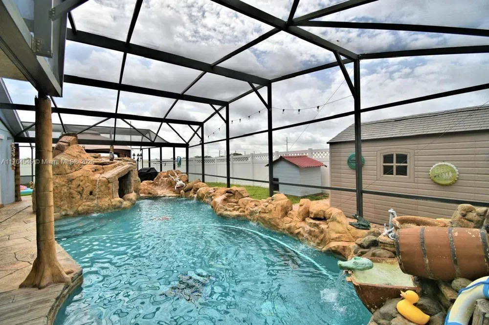 260 CHESHIRE WAY Davenport, FL 33897