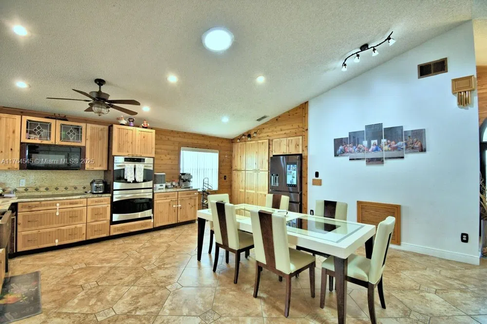 260 CHESHIRE WAY Davenport, FL 33897
