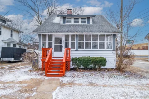 207 W PARENT AVENUE
