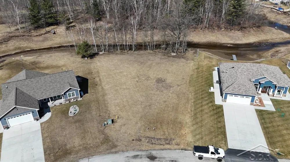 863 E Shoreline Drive Hope Township, MI 48628