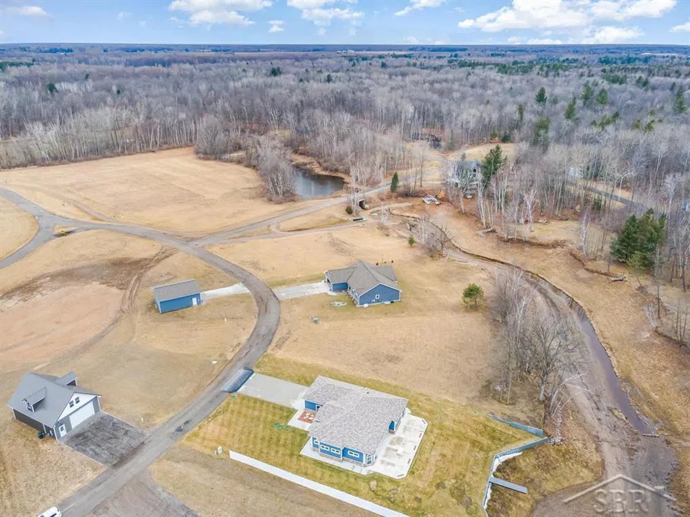 863 E Shoreline Drive Hope Township, MI 48628