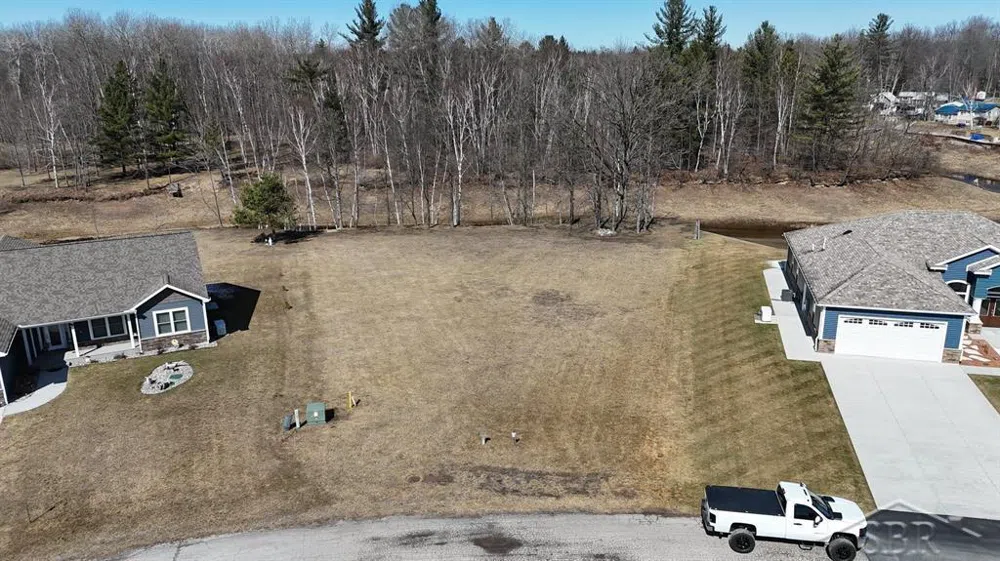 863 E Shoreline Drive Hope Township, MI 48628