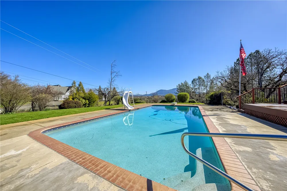 6535 Highland Springs Road Lakeport, CA 95453