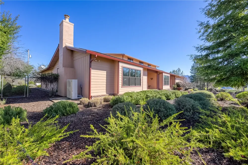 6535 Highland Springs Road Lakeport, CA 95453