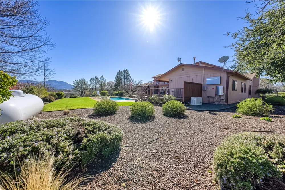 6535 Highland Springs Road Lakeport, CA 95453