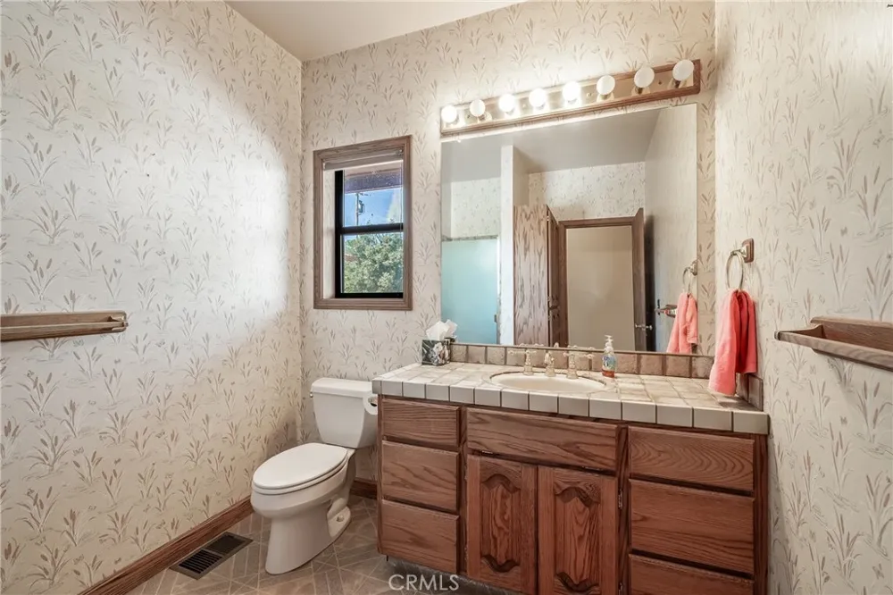 6535 Highland Springs Road Lakeport, CA 95453