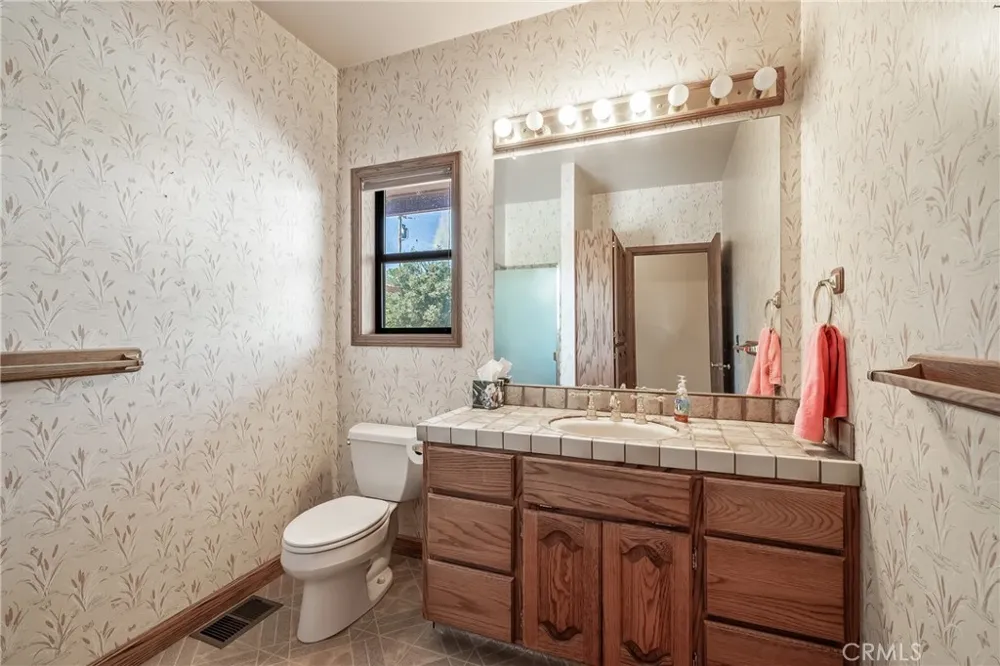 6535 Highland Springs Road Lakeport, CA 95453