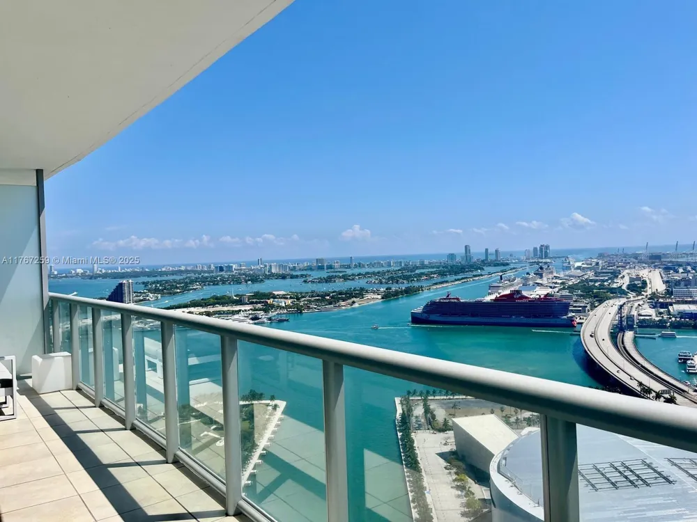 888 Biscayne Blvd #4306 Miami, FL 33132