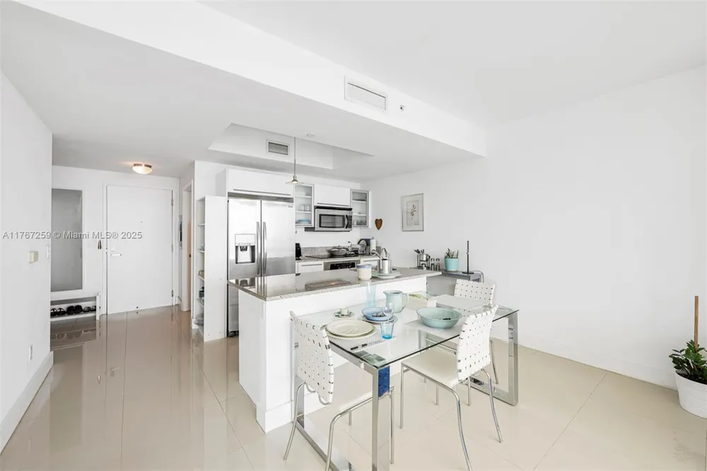 888 Biscayne Blvd #4306 Miami, FL 33132
