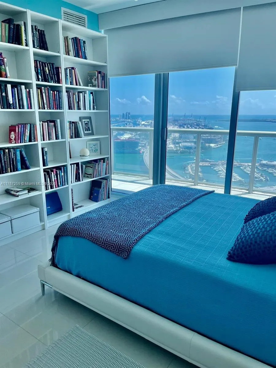 888 Biscayne Blvd #4306 Miami, FL 33132