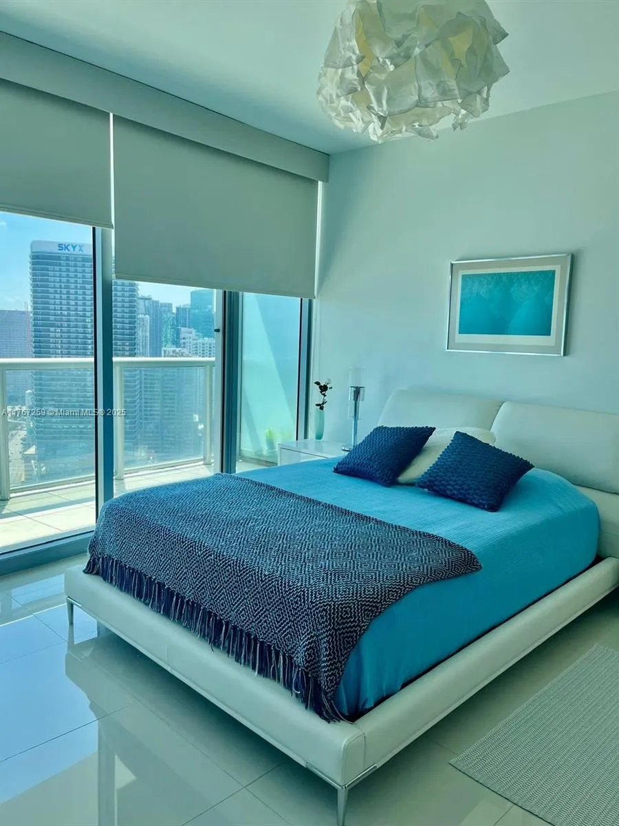888 Biscayne Blvd #4306 Miami, FL 33132