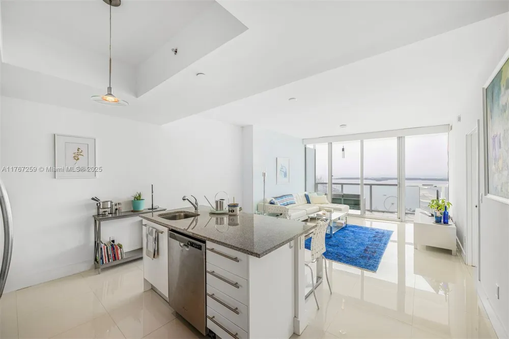 888 Biscayne Blvd #4306 Miami, FL 33132