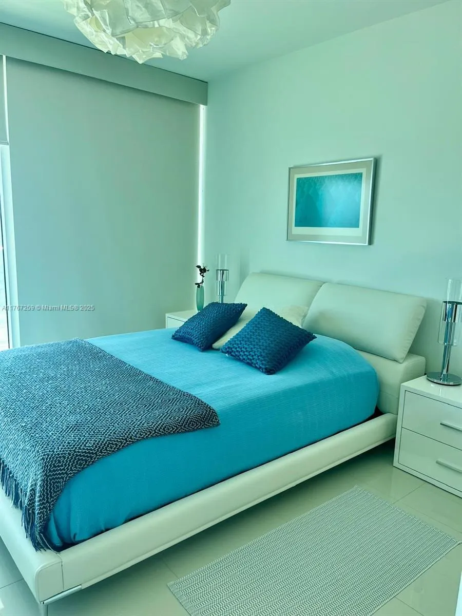 888 Biscayne Blvd #4306 Miami, FL 33132