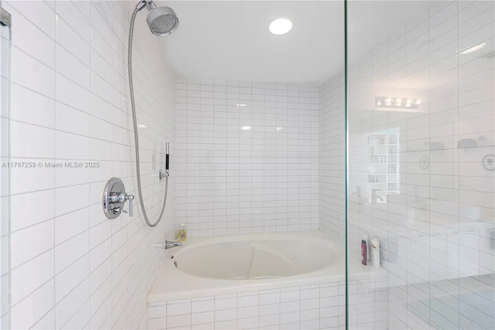 888 Biscayne Blvd #4306 Miami, FL 33132