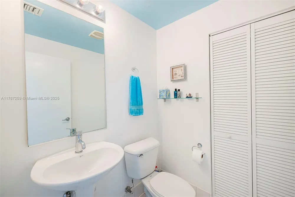 888 Biscayne Blvd #4306 Miami, FL 33132