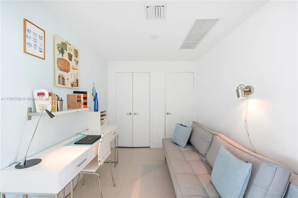 888 Biscayne Blvd #4306 Miami, FL 33132