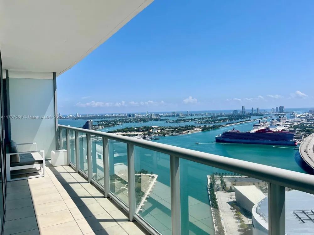 888 Biscayne Blvd #4306 Miami, FL 33132