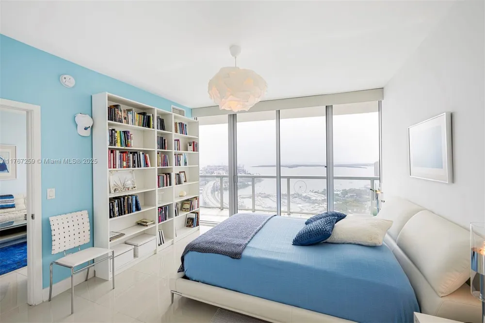 888 Biscayne Blvd #4306 Miami, FL 33132