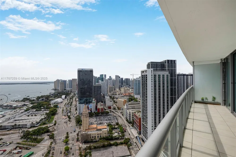 888 Biscayne Blvd #4306 Miami, FL 33132