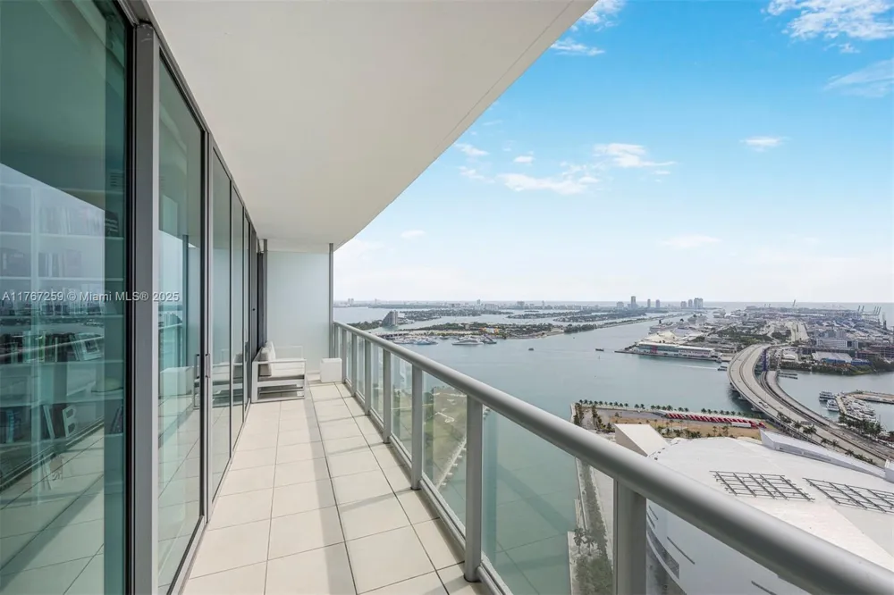 888 Biscayne Blvd #4306 Miami, FL 33132