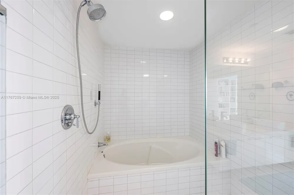 888 Biscayne Blvd #4306 Miami, FL 33132