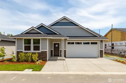 804 Parkland Loop