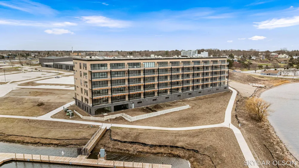 901 Adelaide Circle #305 Muskegon City, MI 49441