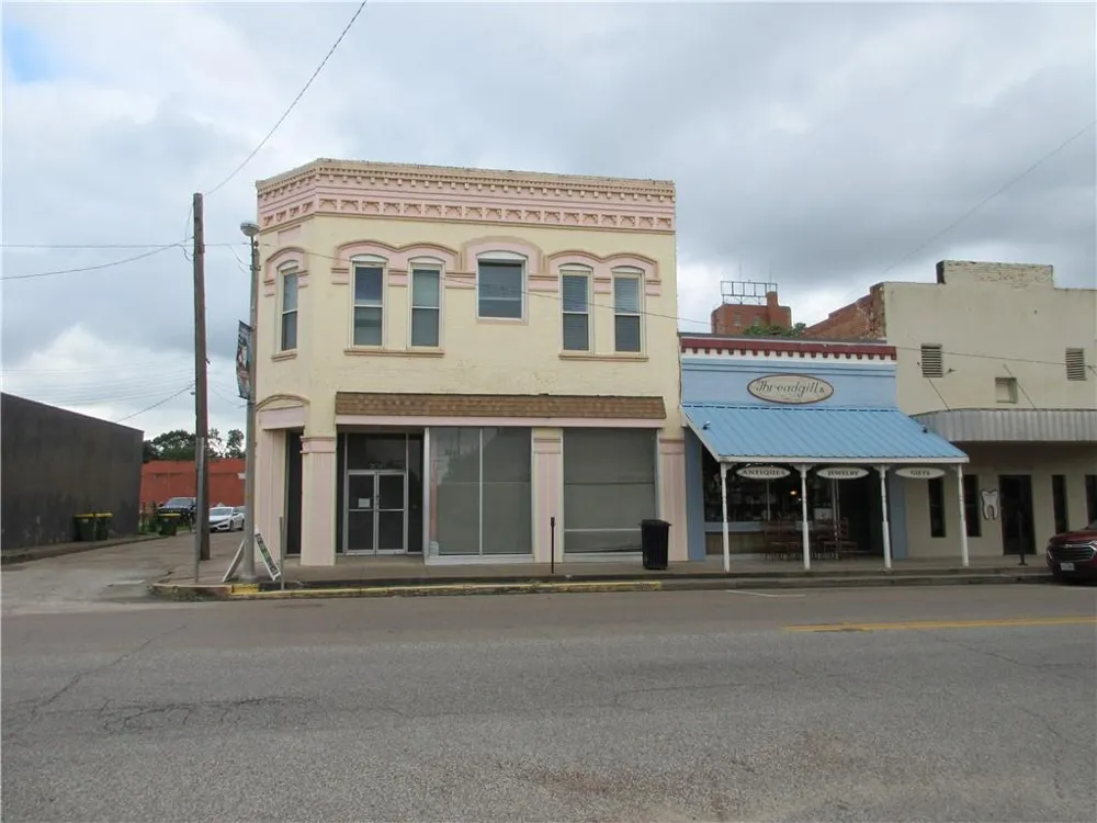 201 Live Oak Street Marlin, TX 76661