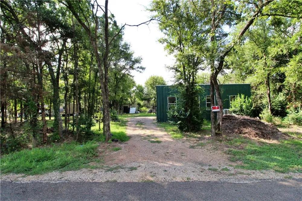 250 Lake Avenue Elm Mott, TX 76640