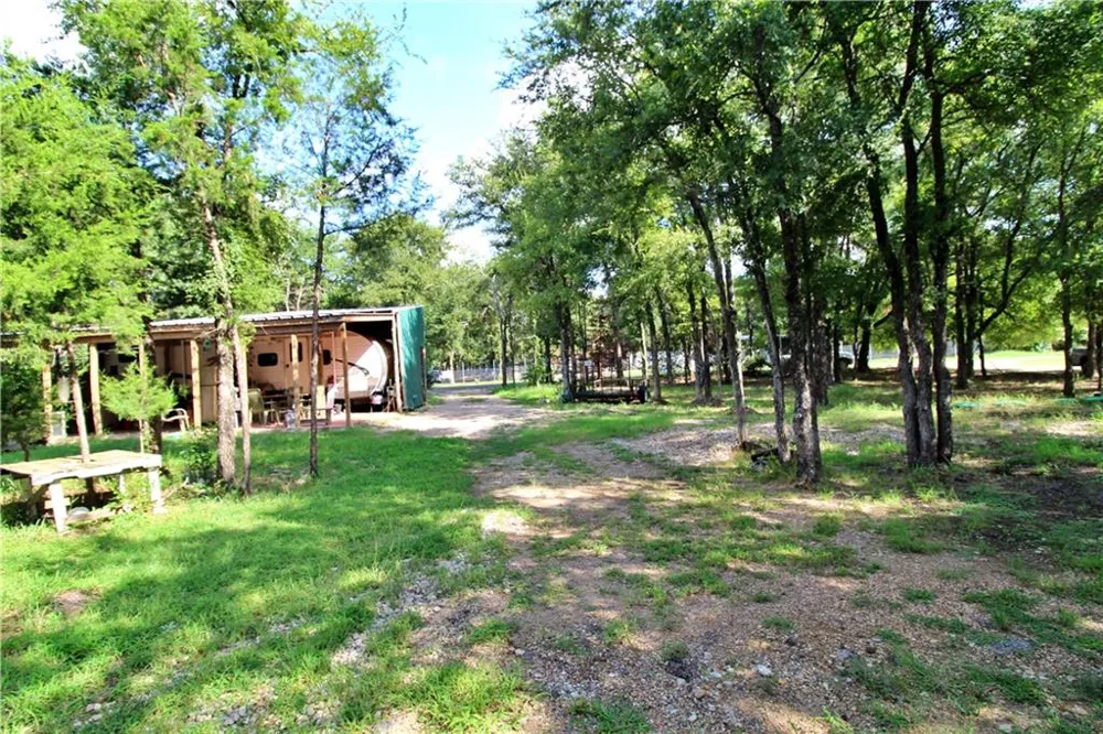 250 Lake Avenue Elm Mott, TX 76640