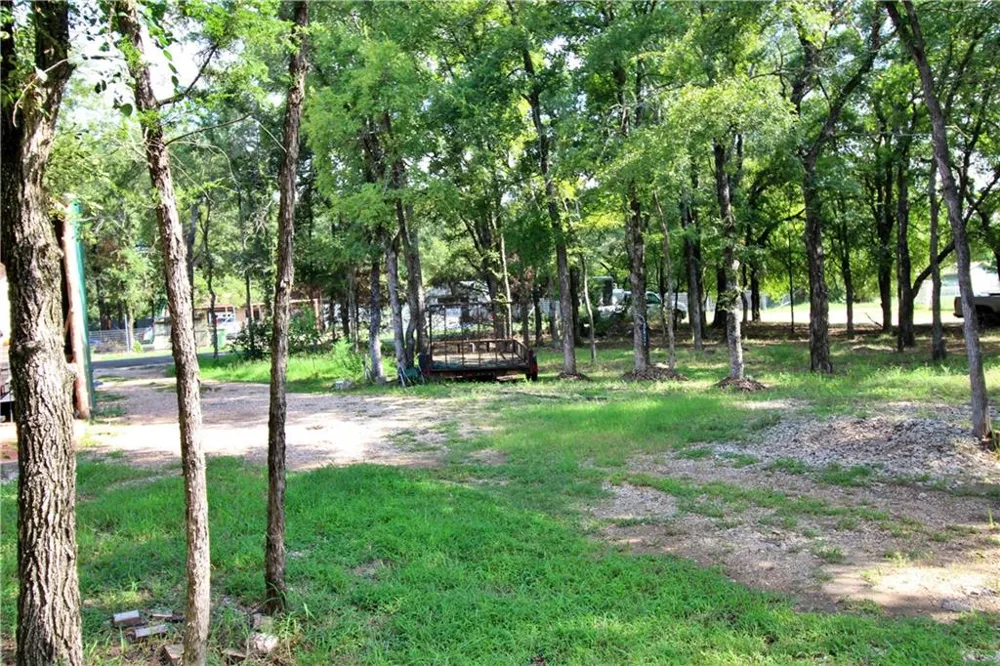 250 Lake Avenue Elm Mott, TX 76640