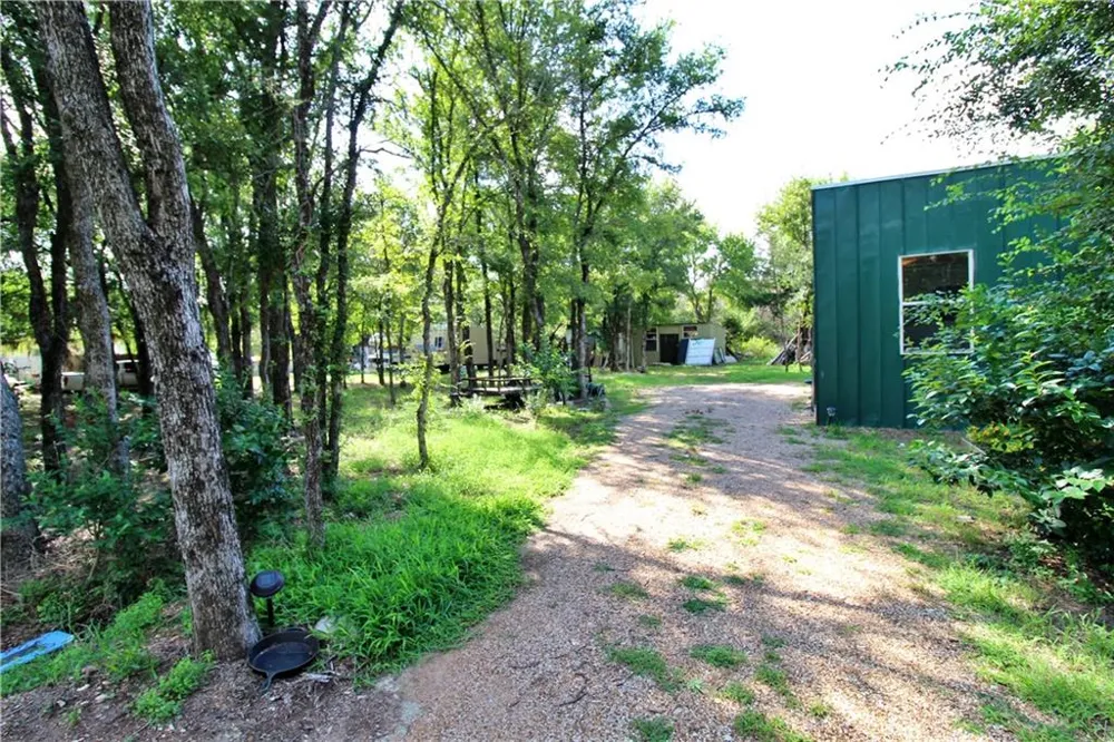 250 Lake Avenue Elm Mott, TX 76640
