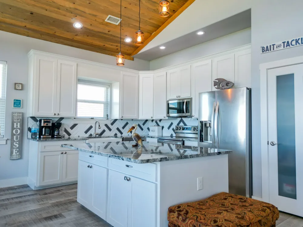 904 W Polk Avenue Port O Connor, TX 77982
