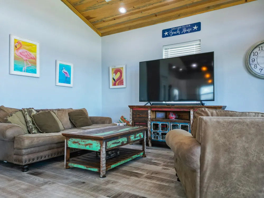 904 W Polk Avenue Port O Connor, TX 77982