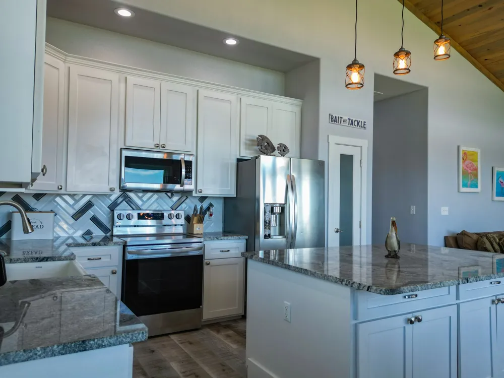 904 W Polk Avenue Port O Connor, TX 77982