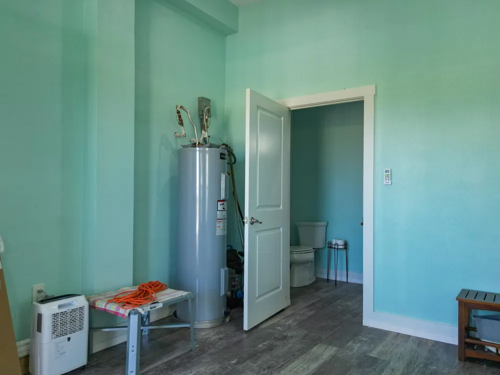 904 W Polk Avenue Port O Connor, TX 77982