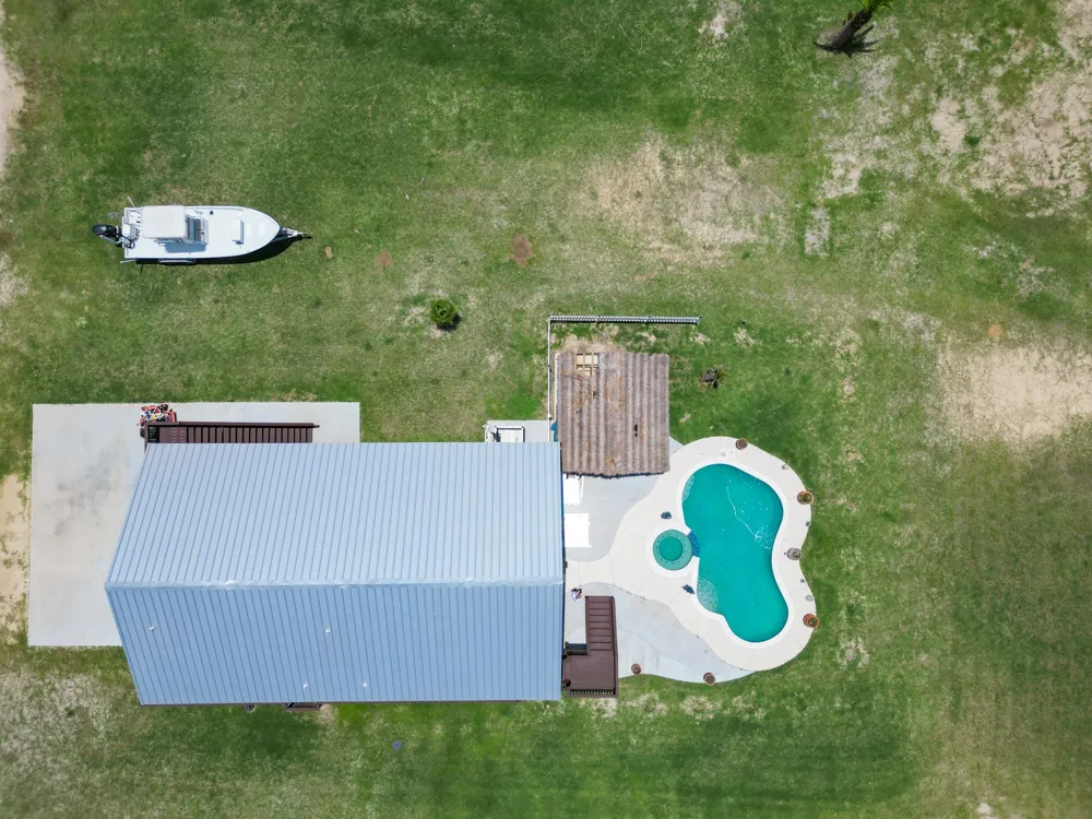 904 W Polk Avenue Port O Connor, TX 77982