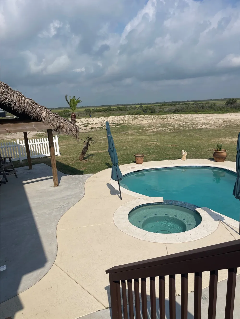 904 W Polk Avenue Port O Connor, TX 77982