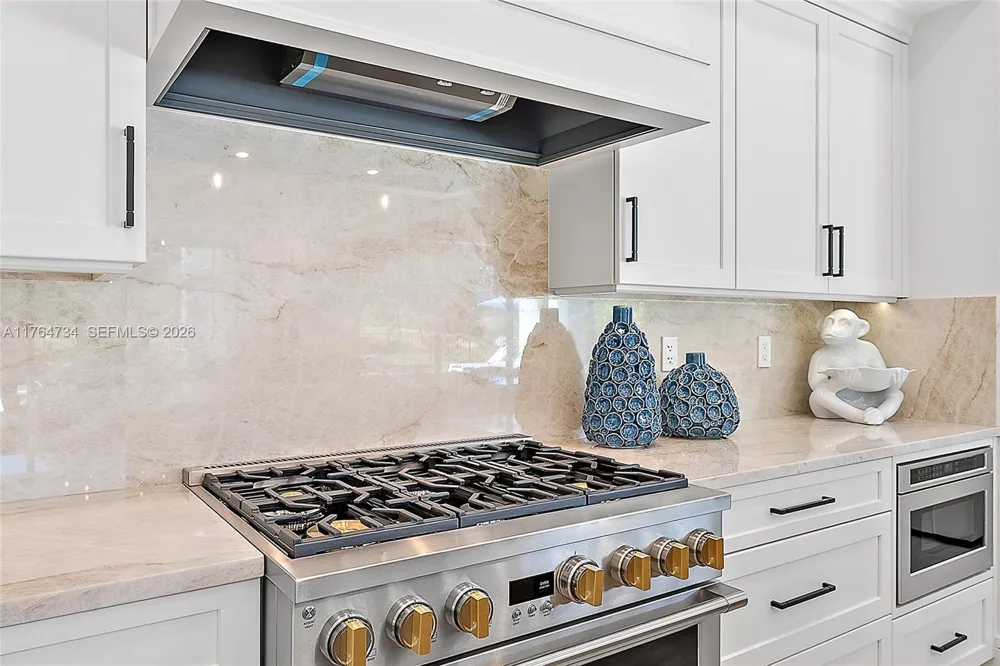 325 Fairway Tequesta, FL 33469